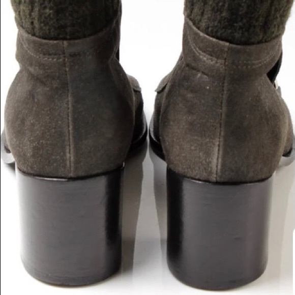 Chanel CC Button Booties 39.5 - Picture 5 of 9